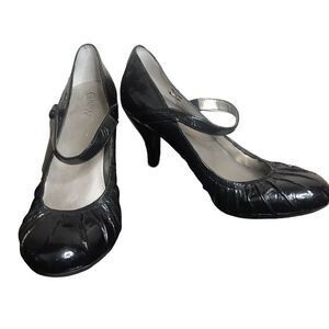 GNW Mary Jane Heels Vegan Patent Leather Kelly 8M Black Almond Toe Cut‎ Outs